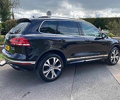 2016 Volkswagen Touareg - Image 4/10