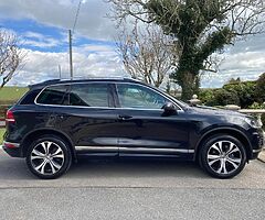 2016 Volkswagen Touareg - Image 5/10