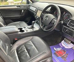 2016 Volkswagen Touareg - Image 6/10