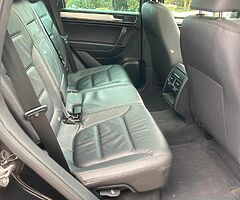 2016 Volkswagen Touareg - Image 9/10