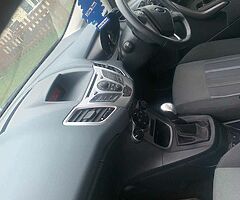 2009 Ford Fiest - Image 8/10