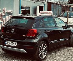 VOLKSWAGON CROSS POLO 2014 BLACK  AUTOMATIC 1.2 TSI - Image 3/10