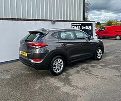 2016 Hyundai Tucson - Image 8/10