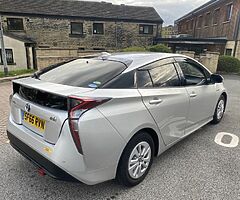 2016 Toyota Prius - Image 7/10