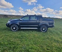 Toyota hilux 3.0 taxed and tested - Image 3/10