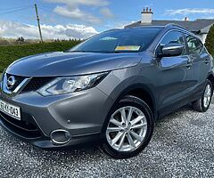 162 NISSAN QASHQAI 1.5 DIESEL GLASS ROOF ONE LADY OWNER 52,000 MILES 6 SPEED MANUAL