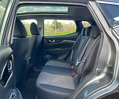 162 NISSAN QASHQAI 1.5 DIESEL GLASS ROOF ONE LADY OWNER 52,000 MILES 6 SPEED MANUAL - Image 6/10