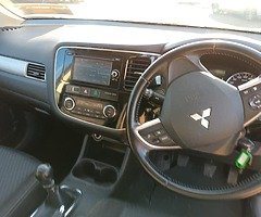 Mitsubishi Outlander - Image 6/9