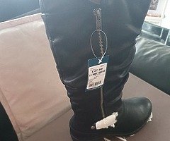 PAVERS LEATHER BOOTS SIZE 4 NEW