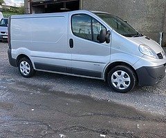 2011 Renault Traffic eco build in sat nav take small px