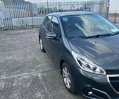 Showroom condition Peugeot 208