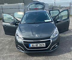 Showroom condition Peugeot 208 - Image 4/10