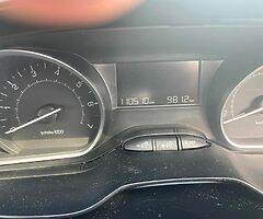 Showroom condition Peugeot 208 - Image 7/10
