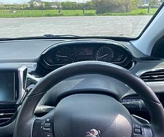 Showroom condition Peugeot 208 - Image 9/10