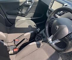 Showroom condition Peugeot 208 - Image 10/10