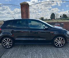 2016 Volkswagen Polo - Image 5/10