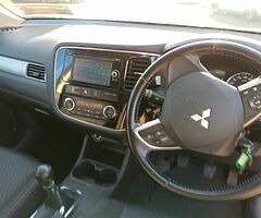 Mitsubishi Outlander - Image 5/9