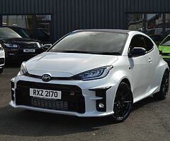 2022 Toyota Yaris - Image 3/9