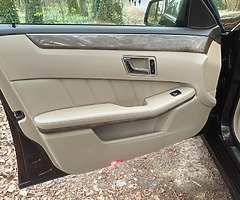11 MERCEDES E220 CDI AUTO 7 SEATER ESTATE  176 KLMS . €13,850 - Image 9/10