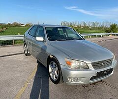 Lexus is200