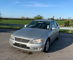 Lexus is200