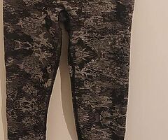 Black women's best leggings .