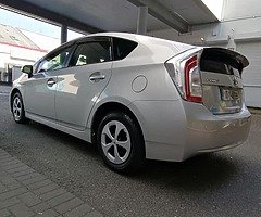 Toyota Prius 2014 Luxury Model - Image 4/10