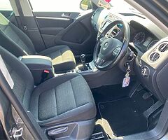 2012 Volkswagen Tiguan - Image 9/10