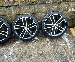 Vw 18inch alloy wheels with tyres for sale