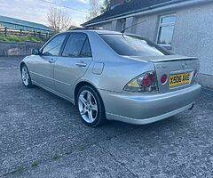 2000 Lexus IS 200