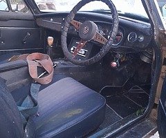 Car - Image 4/6