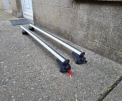 Roof racks fit ani car in perfect condition