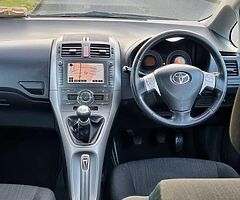 Toyota Auris 1.6 petrol manual - Image 7/10