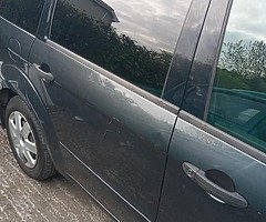 Galaxe.7.seater