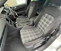 2016 Volkswagen Golf - Image 4/6