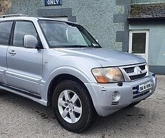 06 mitsubishi pajero crewcab 5 seater - Image 4/8