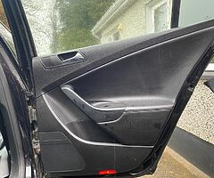 B6 passat 2.0tdi 170 for breaking - Image 5/9