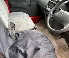 2006 Toyota Hiace 2.5 LWB DOE 12/22 - Image 6/7