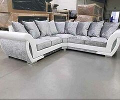 Brand new high quality italian crushed velvet corner sofa