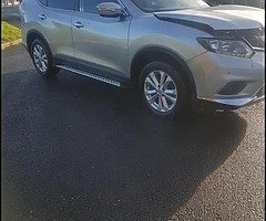 Nissan extrail