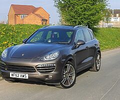 2012 Porsche Cayenne 3.0d V6 Tiptronic S Auto 4WD PANROOF, CAMERA, NAV, LEATHERS - Image 6/8