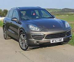 2012 Porsche Cayenne 3.0d V6 Tiptronic S Auto 4WD PANROOF, CAMERA, NAV, LEATHERS - Image 8/8