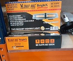 BRAND NEW SNAP-MAC AMBER BEACON LIGHT