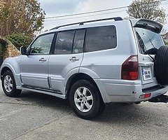 06 mitsubishi pajero 5 sester crewcab 3.2 did