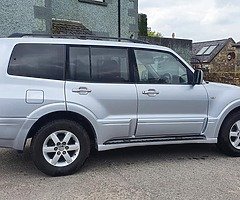 06 mitsubishi pajero 5 sester crewcab 3.2 did