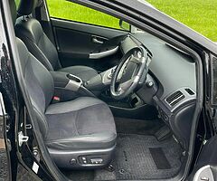 Toyota Prius - Image 6/8