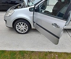 Renault - Image 10/10