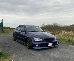 Lexus is200