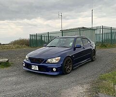 Lexus is200