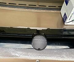 2011 Vw polo bluemotion front grill
